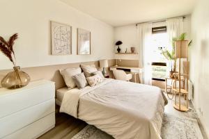 Coliving - Puteaux - Paris - Chambre de 13 m² avec salle d'eau privative en coliving à Puteaux - PUT01