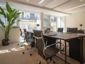  alt="INDUSTRIOUS,le géant du flex office aux usa, débarque à Levallois-Perret pour ouvrir un nouvel espace de travail flexible !"