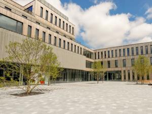 alt="NEWTON OFFICES renforce son engagement RSE avec l'offre « Bureaux à Impact »"